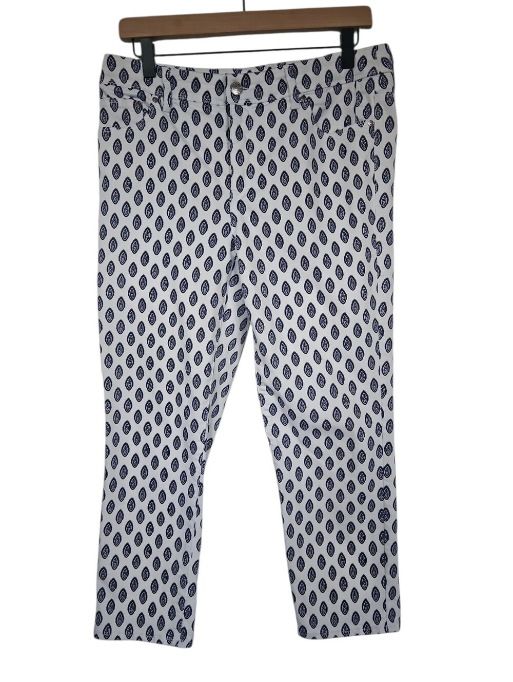 Chico's Slimming Girlfriend Crop Pants Size 0.5 Blue And White